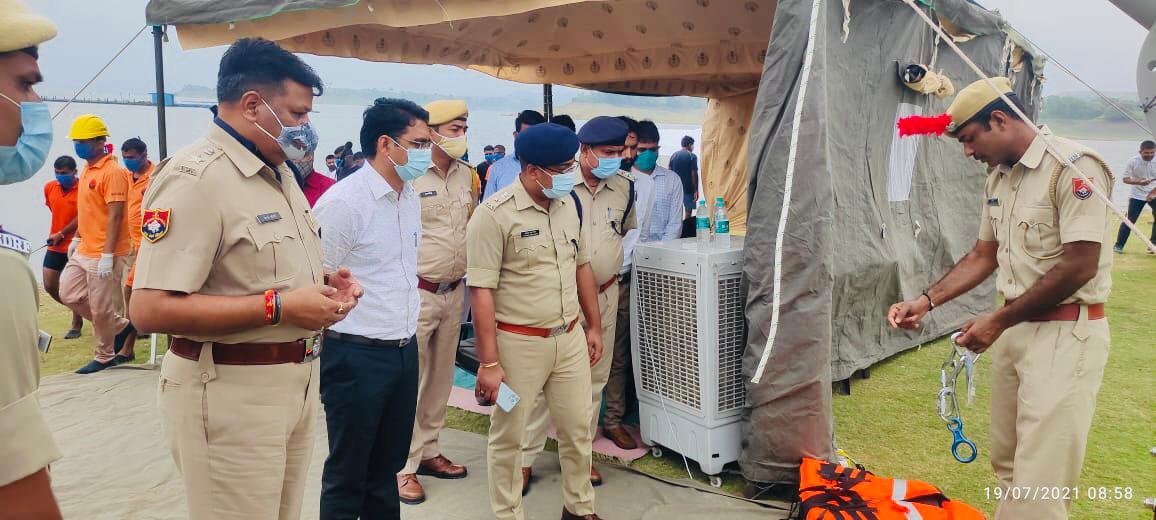 SDRFRaj's tweet photo. #floodrelif @BanswaraPolice @IgpUdaipur @zeerajasthan_ @1stIndiaNews @indianewsraj1 @News18Rajasthan @ETVBharatRJ @rpbreakingnews @NewsIndia_ @Dpknewsindia @FactIndia_News @RJDainikBhaskar @om_ex_press @6NDRFVADODARA @marudharnews @S1NEWSTV @MahanagarTimes_ @tv_vmr @PtrAmit https://t.co/uKRUcF2Z7g