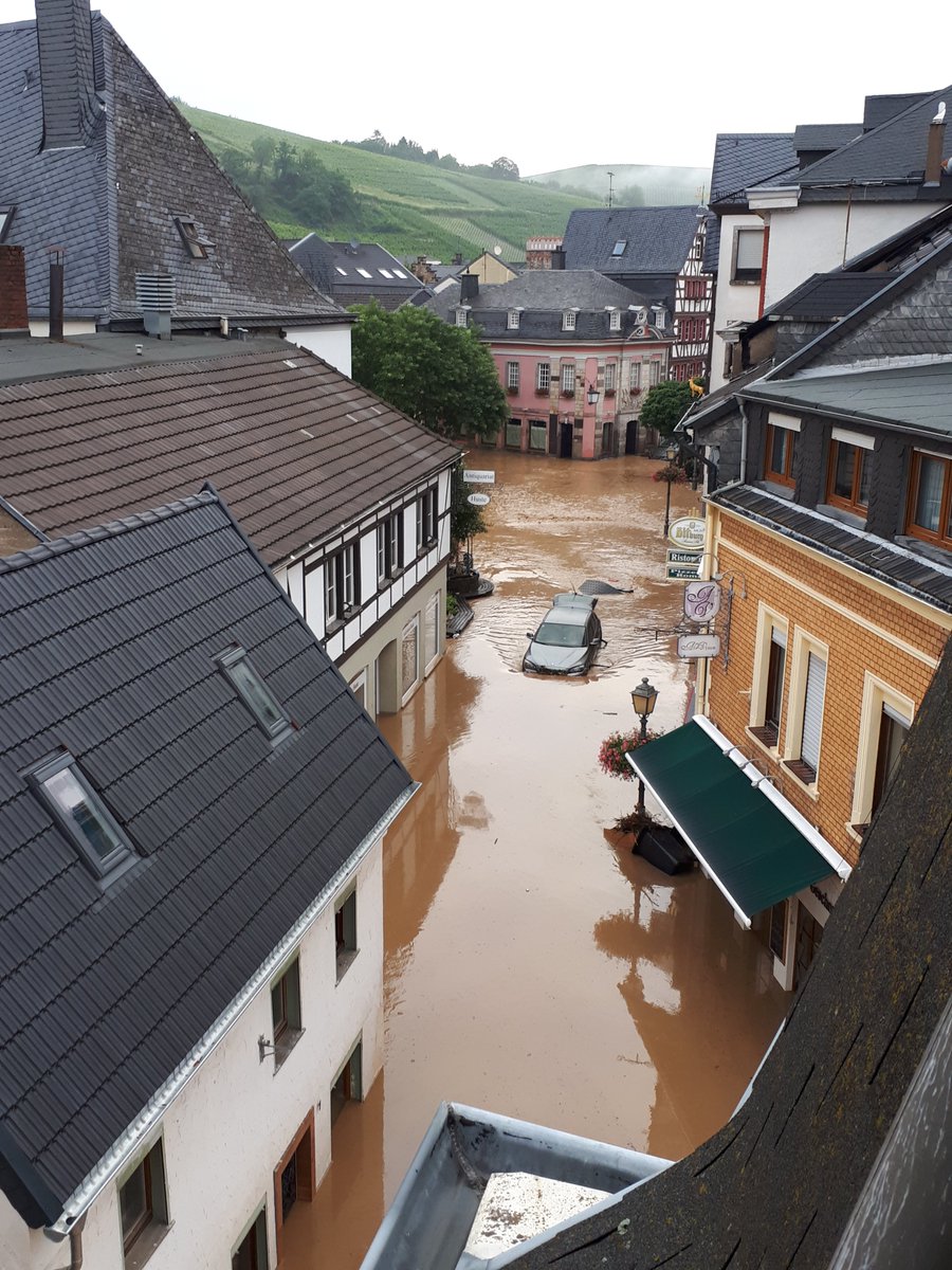 #Flut in #Ahrweiler 
Spendenkonten: add.rlp.de/de/themen/hoch…
#Ahrtal #Flutkatastrophe #Unwetterkatastrophe #Hochwasser #Spendenkonten #spenden #Deutschland #Fluthilfe