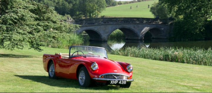 This is the oldest surviving Daimler SP250, built in early 1959, chassis 100002 was the third of the three prototypes. #JaguarDaimlerHeritageTrust bit.ly/3hlRAC9