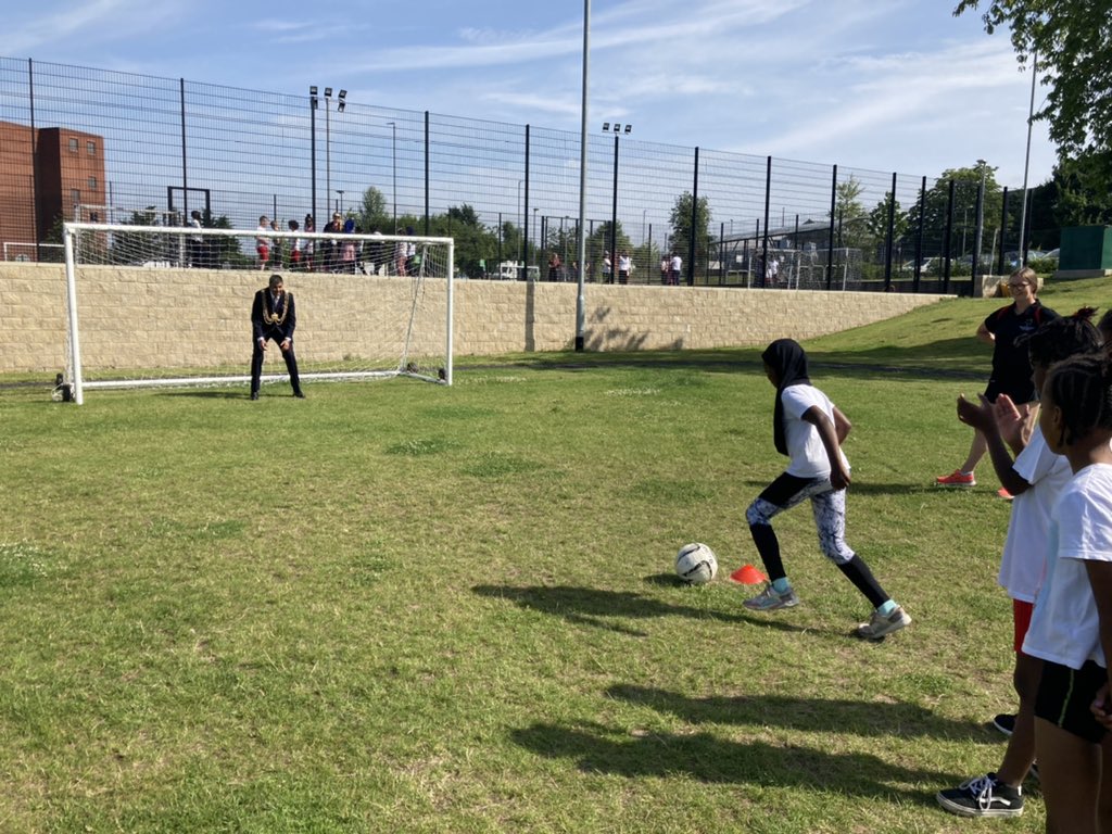 What a super way to start off our final week! Yrs 3/4 Sports Day and a very special visitor who also took part! <a href="/LordMayorLeeds/">Lord Mayor of Leeds 2025-26</a> <a href="/asgharlab/">Councillor Asghar khan</a>