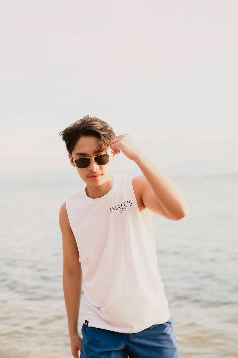 migotraspe's tweet photo. back at the beach after 3 years 🏖 https://t.co/0prQUHIqKX