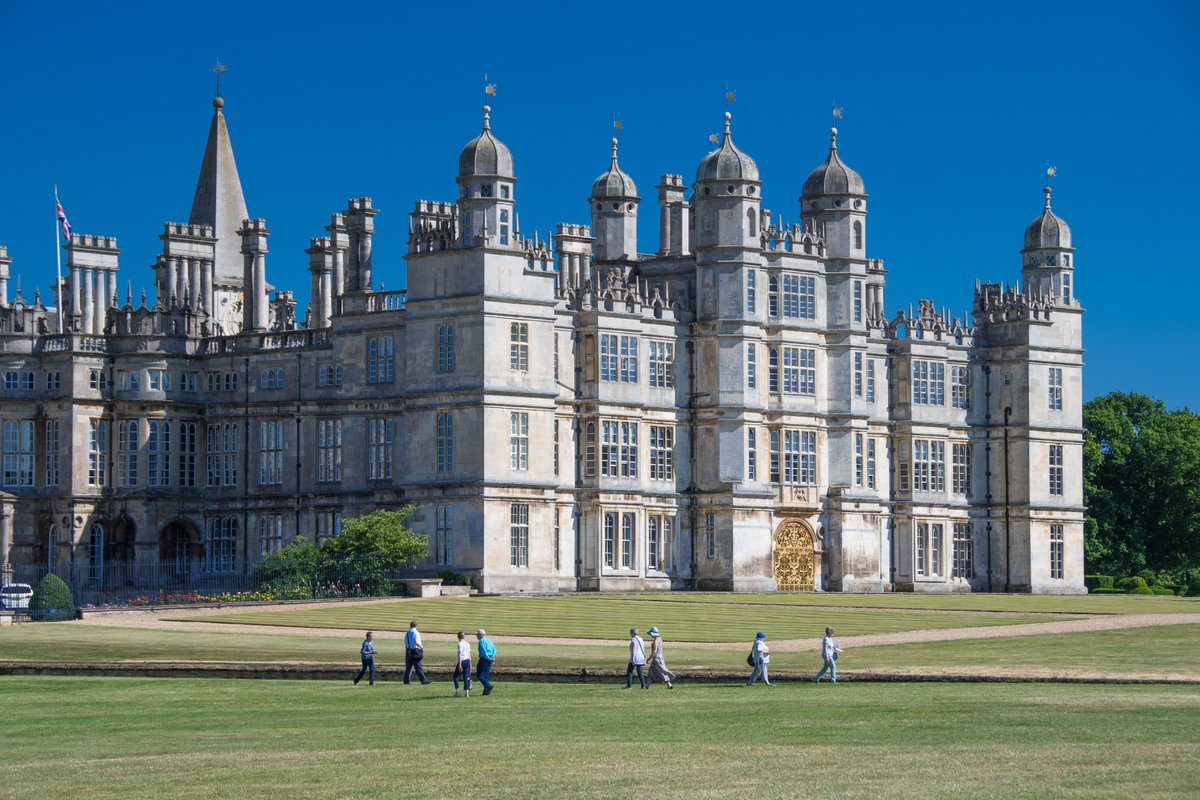burghleyhouse's tweet photo. Great news! 😀

Burghley House and The Orangery Restaurant will now be OPEN between Wednesday 21st July and Friday 30th July (Wednesday to Sunday). 

Available now on our website, book your free time slot and purchase your House &amp; Gardens ticket - https://t.co/X0dDRyTwOU https://t.co/JZewllQ0mh