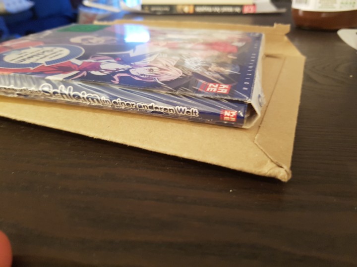 ackderiii's tweet photo. Hallo @AmazonHelp Wann verpackt ihr BluRays in Pappschubern so, dass diese nicht beim Versand plattgedrückt werden? Die Rücksendequoten müssen doch katastrophal sein. Ich wundere mich, warum da nichts passiert... https://t.co/Q1Ke8JkrVe