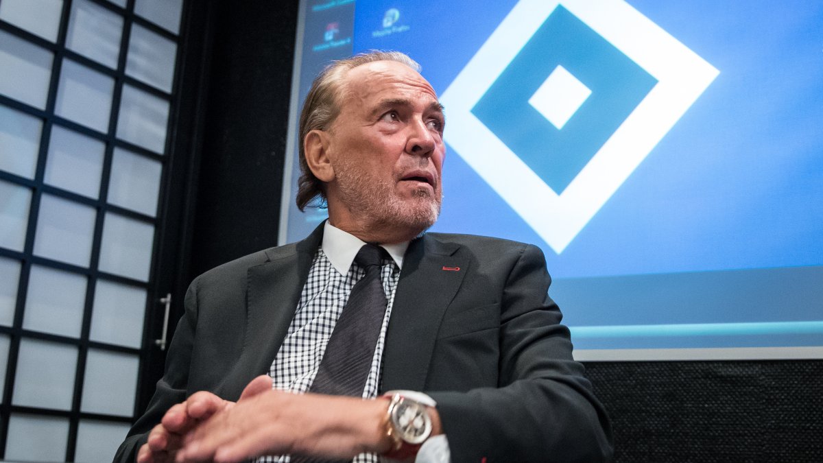 abendblatt_hsv's tweet photo. AG-Anteile, Abstimmung, Satzung: #Hunke stellt sechs Anträge. #Mitgliederversammlung #HSV
https://t.co/K0E8EtLfhp https://t.co/kXSbOBvSFB
