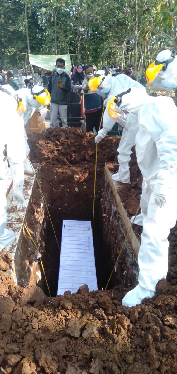 kokamgeka's tweet photo. Laporan Pemakaman Prosedur Covid-19. Senen Legi, 19/7/21. Ny G (P/63th) warga Wukirsari Baleharjo. Meninggal dunia di RSI Kalasan, dimakamkan di TPU Baleharjo Wonosari, dibantu Tim Pemakaman MCCC Gunungkidul.

#IduladhaDiRumah https://t.co/U4WdUgQ5XS