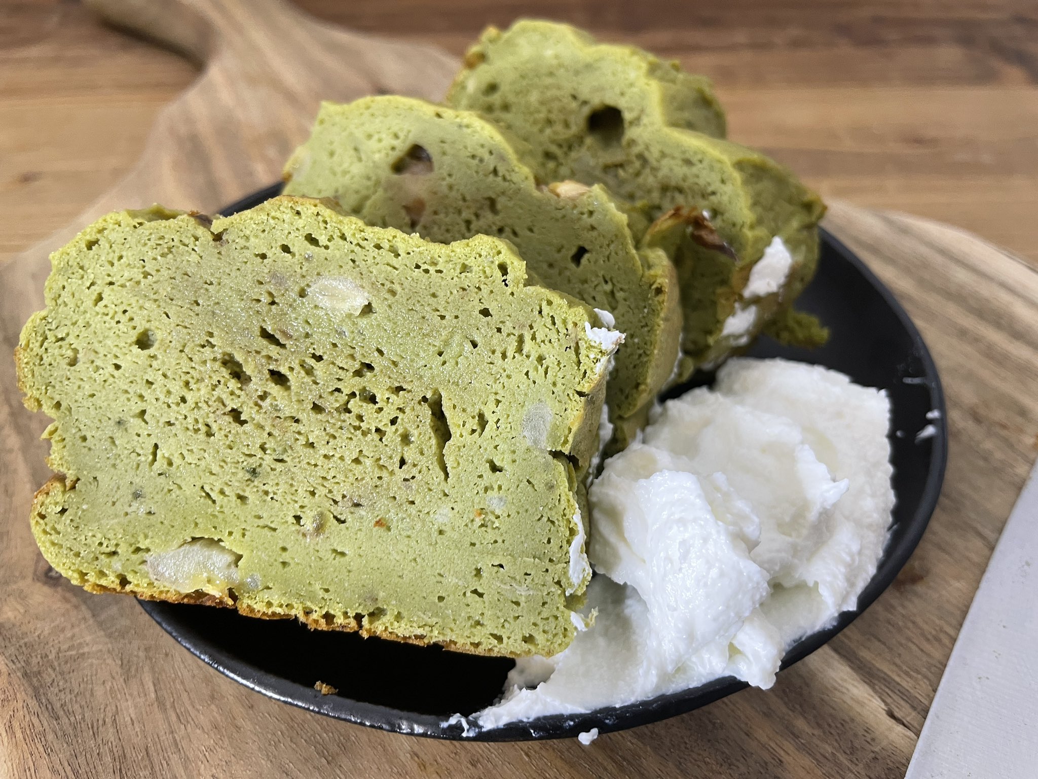 じゅん 痩せるズボラ飯 豆腐の抹茶パウンドケーキ もっちもちヘルシーで大好き 長時間お腹が空かないくらいには腹持ち半端ない 絹豆腐1丁 150g とバナナ1本を潰して混ぜ おからパウダー 超微細 40g オオバコ7g ラカント30g Bp5g 抹茶パウダー