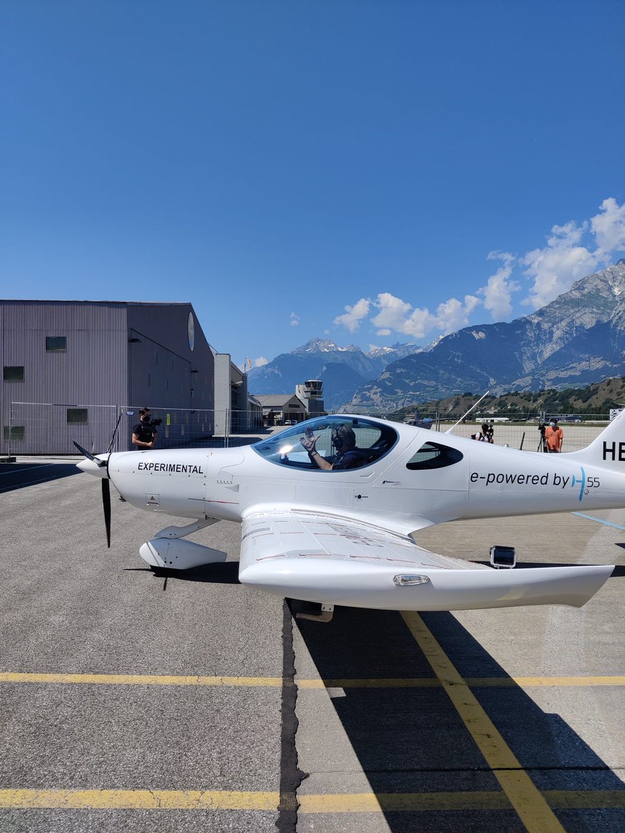 They did it, again!

⁦<a href="/bertrandpiccard/">Bertrand PICCARD</a>⁩ and ⁦<a href="/andreborschberg/">André Borschberg</a>⁩ flew electric together, 5 years after the end of the round-the-world flight aboard SI2!

Powered by ⁦<a href="/H55aEro/">H55</a>⁩