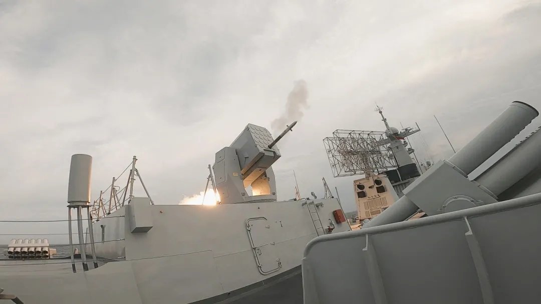 Loongnaval's tweet photo. China Navy Destroyer hull 123 https://t.co/frudiTeiMX
