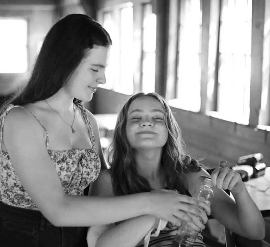 4D_FilmFest's tweet photo. sadie sink as ziggy berman behind the scenes in fear street 1978 (2021)
.
.
#fdiff2021 #fearstreet #fearstreetedit #fearstreet2edit #fearstreetpart2 #sadiesink #sadiesinkedit #strangerthings #strangerthingsedit #horror #horroredit #edit #slashers #slashersedit @FilmFreeway https://t.co/yZj3027pV3