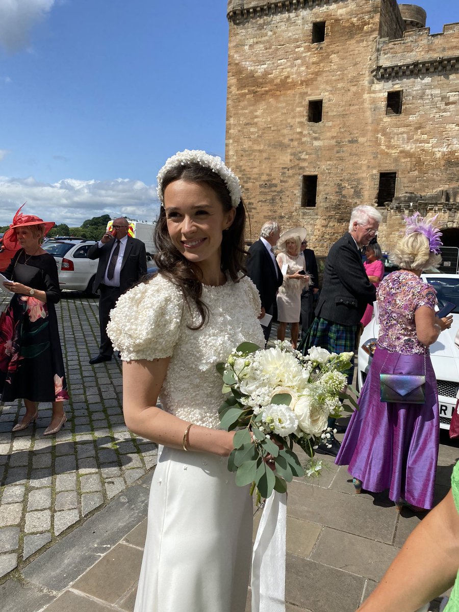 feewalks92's tweet photo. You are simply stunning Mrs Beaumont 💕 we love YOU! @ailsa_mackie https://t.co/zcFwvE886I