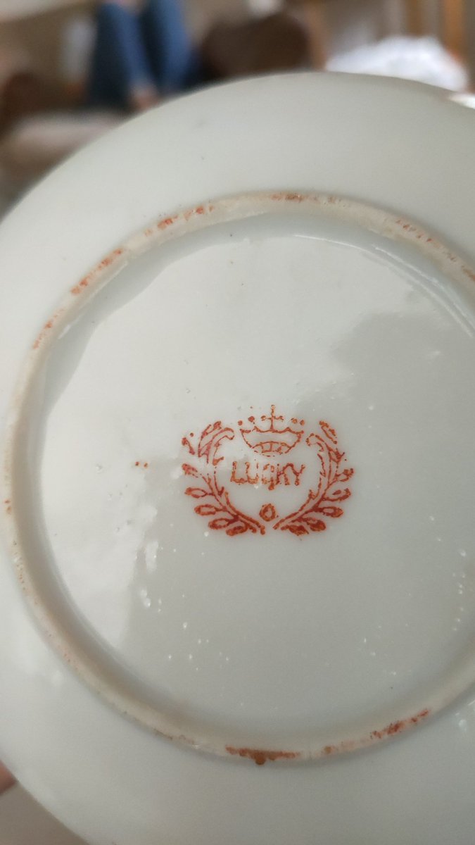 Joel_Johnson's tweet photo. @paulm_presenter alright Paul, I need some help with some bone china. It's easily 50 years old, possibly from Hong Kong. With a lucky makers mark. Any ideas of its heritage? https://t.co/YErUQWnrvv