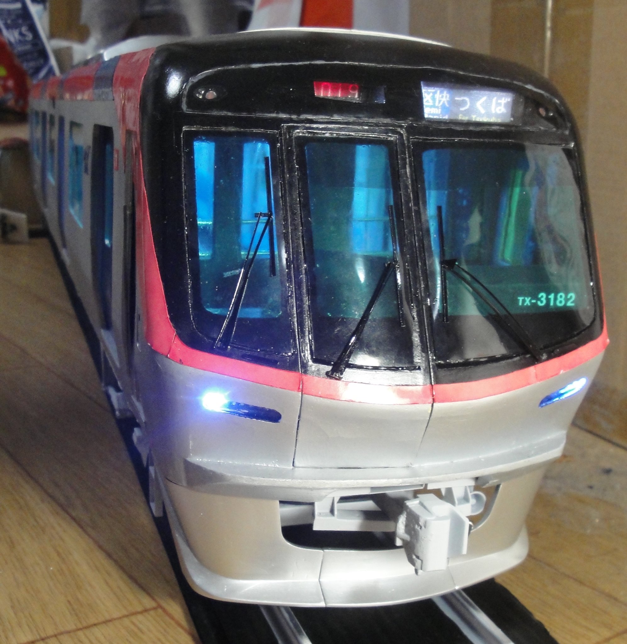 nゲージ つくばエクスプレス3000系車内灯あり 建て直し