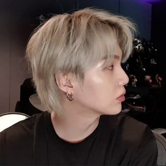 มึง พี่ยุนกิมุมข้างหล่อมากกกกกกกกกกก