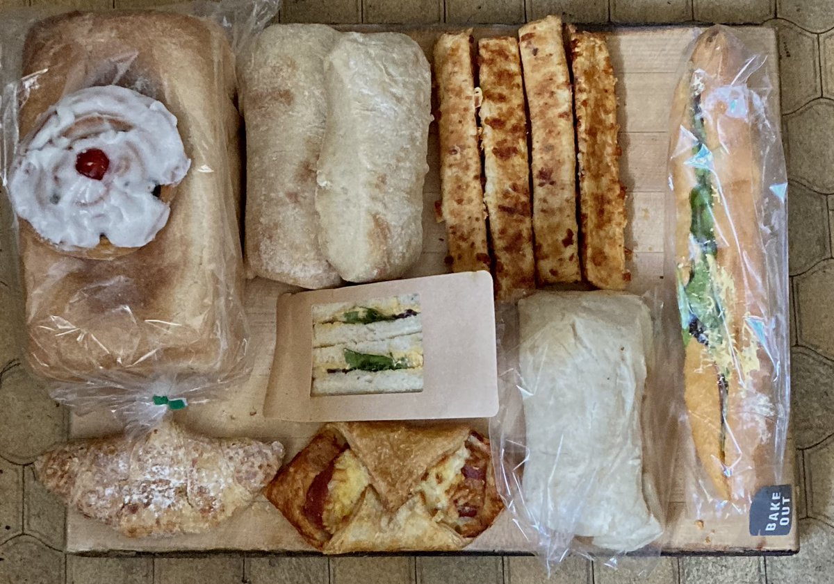 VecchioJo's tweet photo. back on the @TooGoodToGo_UK, quite a haul for £2.99 #frugan #sandwichroulette https://t.co/oKd9SsWqSm