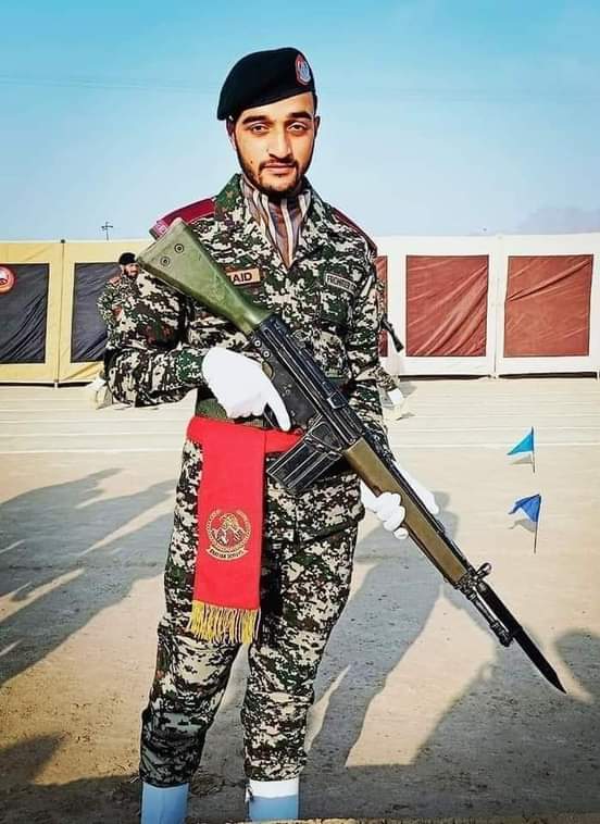 Rashid27092664's tweet image. اے راہ خق کے شہیدو وفا کی تصویرو تمیں وطن کی ہوائیں سلام کہتی ہیں♥️♥️
۔#FC کا نوجوان محمد جنید جن کا تعلق تحصیل  بالاکوٹ ضلع مانسہرہ  سے ہے   وزیرستان  میں دشمن کے خلاف لڑتے ہوئے جام شہادت نوش کر گئے ۔۔
۔ پاکستان ذندہ باد
 پاک فوج ذندہ باد 🇵🇰❤️ #FrontierCore