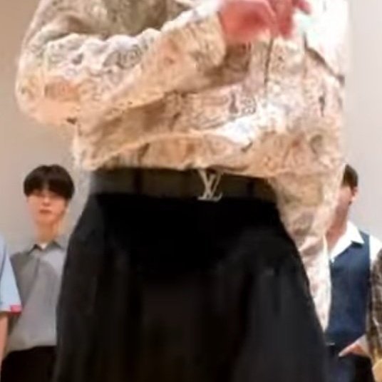 rockstarJKK's tweet image. this outfit...