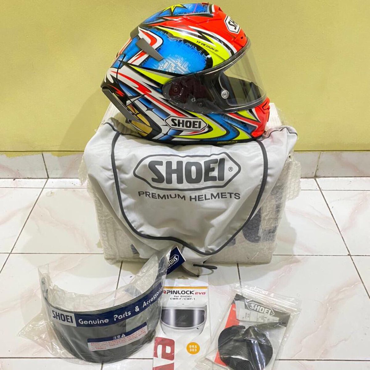 abdol_rezpector's tweet image. •
Shoei Daijirokato size M
-visor smoke
-pinlock

idr : 8.200.000 , 
whaatsapp : 085899692067 . 
Lokasi . Surakarta .

#secondpart #helmsecond #shoei #daijirokato #helmetloversindonesia
