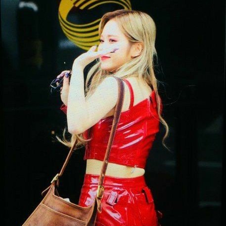 tiny__eu's tweet image. #이유 #EVERGLOW #에버글로우 @EVERGLOW_twt