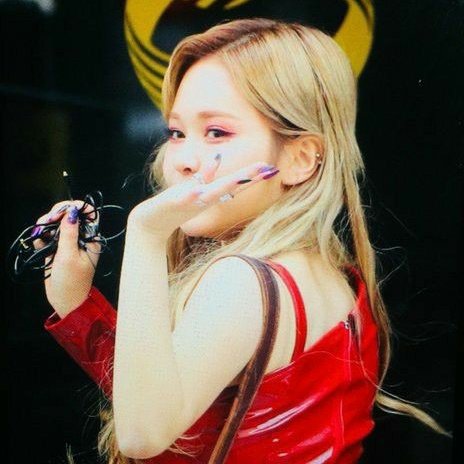 tiny__eu's tweet image. #이유 #EVERGLOW #에버글로우 @EVERGLOW_twt