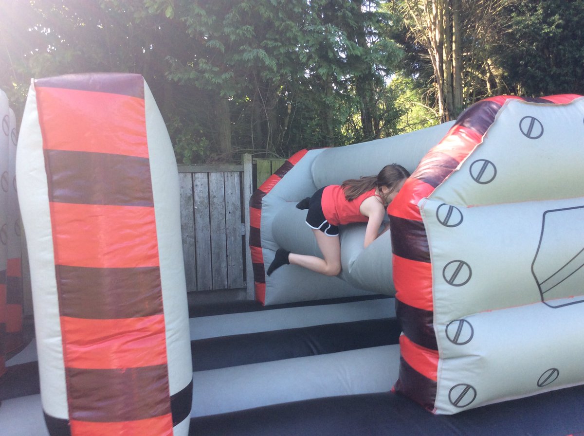 HighfieldY6's tweet photo. A few action shots from our 82ft inflatable assault course today🏃‍♀️🏃‍♂️⭐️ https://t.co/Ck9zbwt18j
