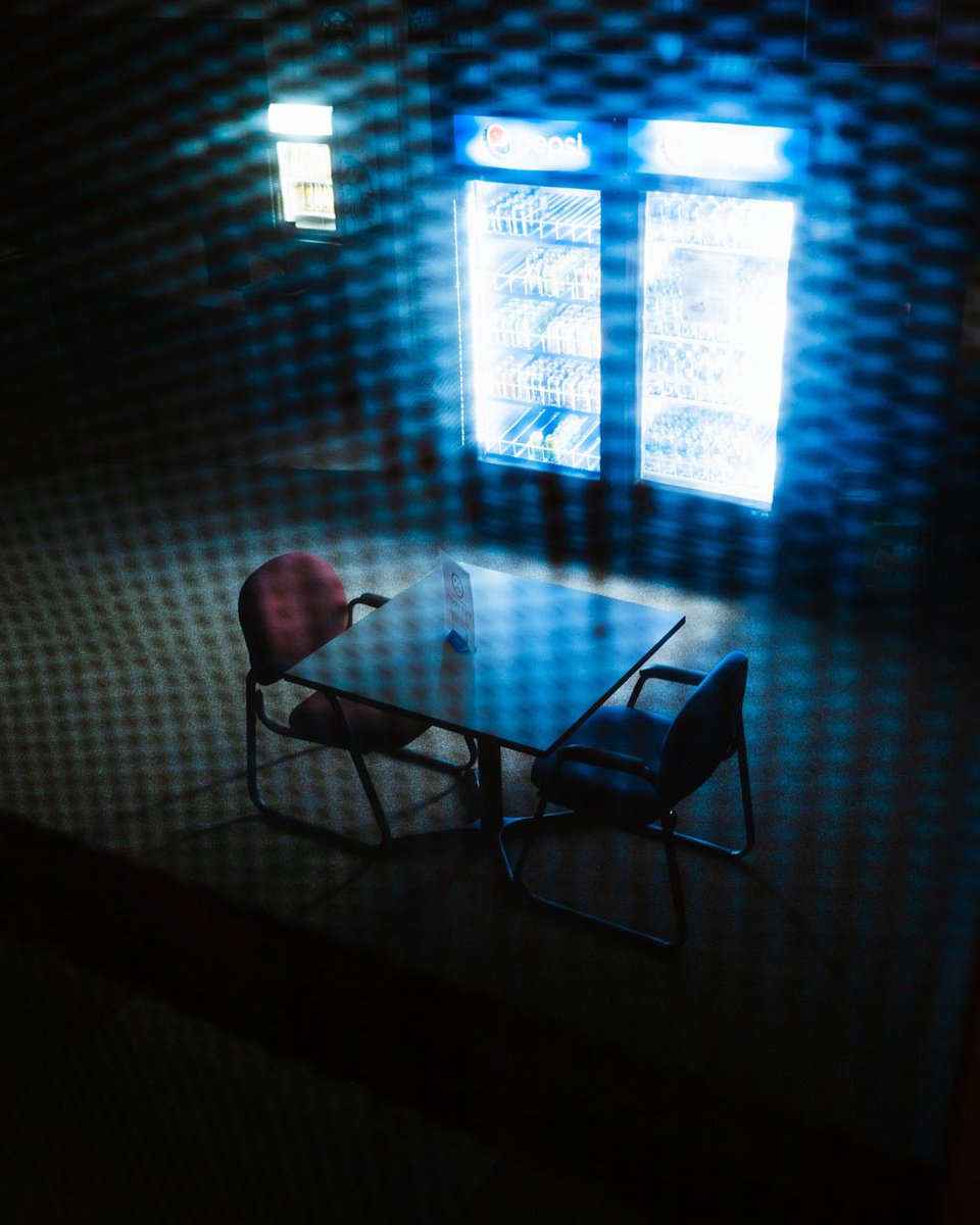 JDphotoJournals's tweet photo. Meeting place.
.
.
.
.
#PhotoOfTheDay #photographer #calgary #yyc #local #night #interior #NightPhotography #neon #blue #meeting #secret #alone #calgaryphotography https://t.co/258GfhlYLk