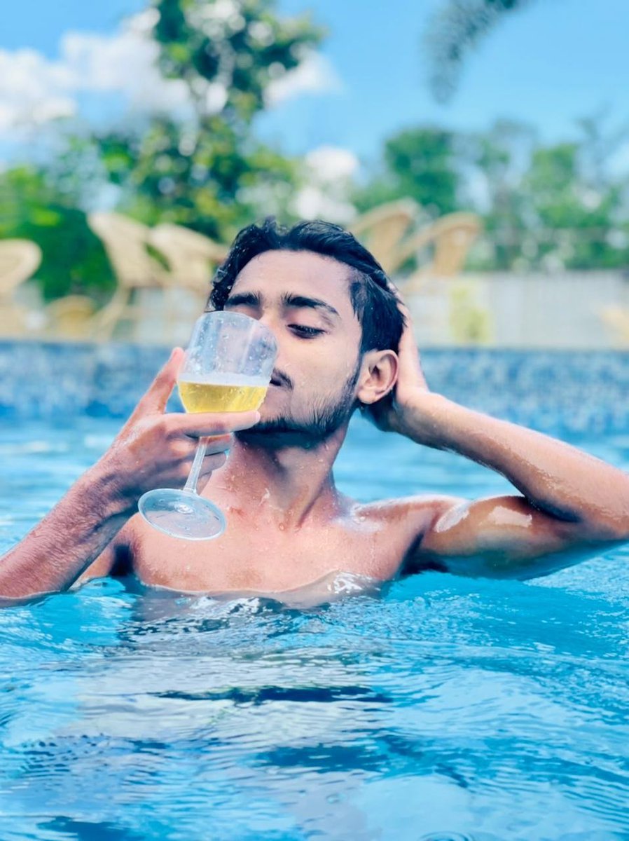 raz_yuv's tweet photo. Forget your busy life...🤟🤟🤟
       it's time to relax💆‍♂️💆‍♂️
#mountaindew #halfface #halflife https://t.co/U99M3tzVQW