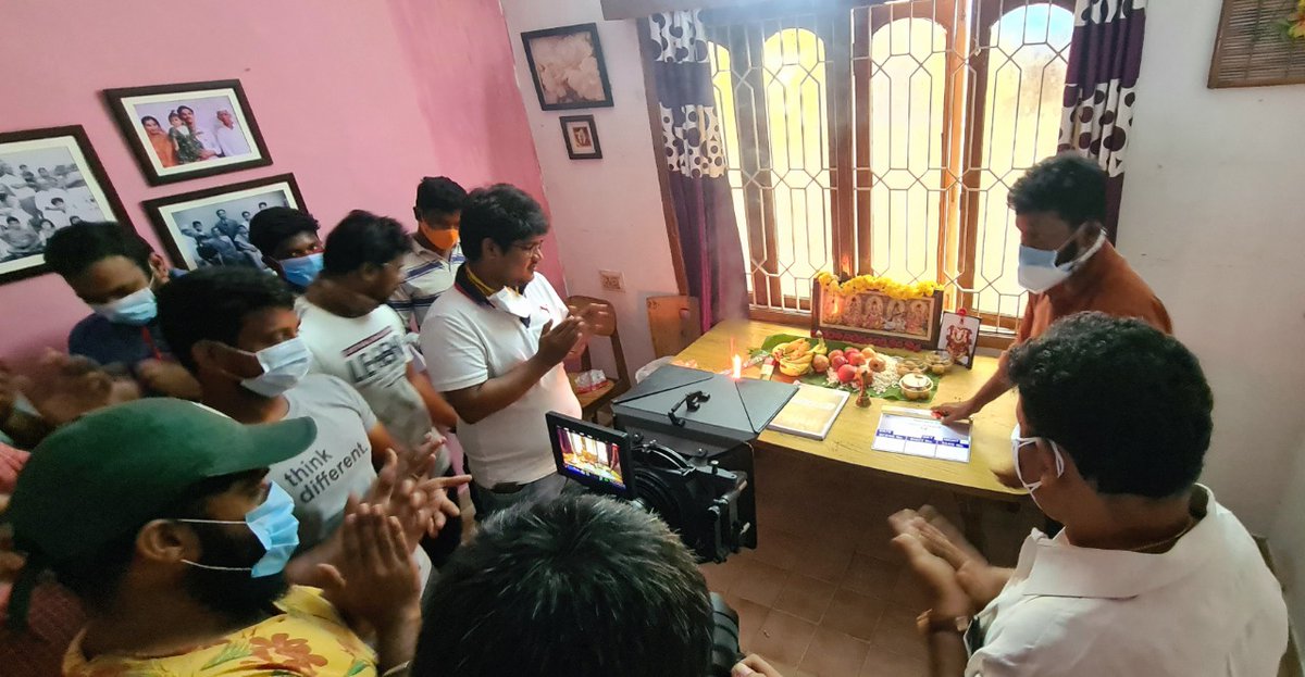 rameshlaus's tweet photo. #TempleMonkey fame #VijayVaradharaj is set to make a web series titled ‘Kuthukku Paththu’ produced by @DuraiKv of @DCompanyOffl.
Star cast of Aadukalam Naren, Boss Venkat, Vijay Varadharaj, Sharah, Abdool, Jhonny, Big Boss @samyuktha_shan, and few more actors.
@DoneChannel1 https://t.co/XktUwvwQNu
