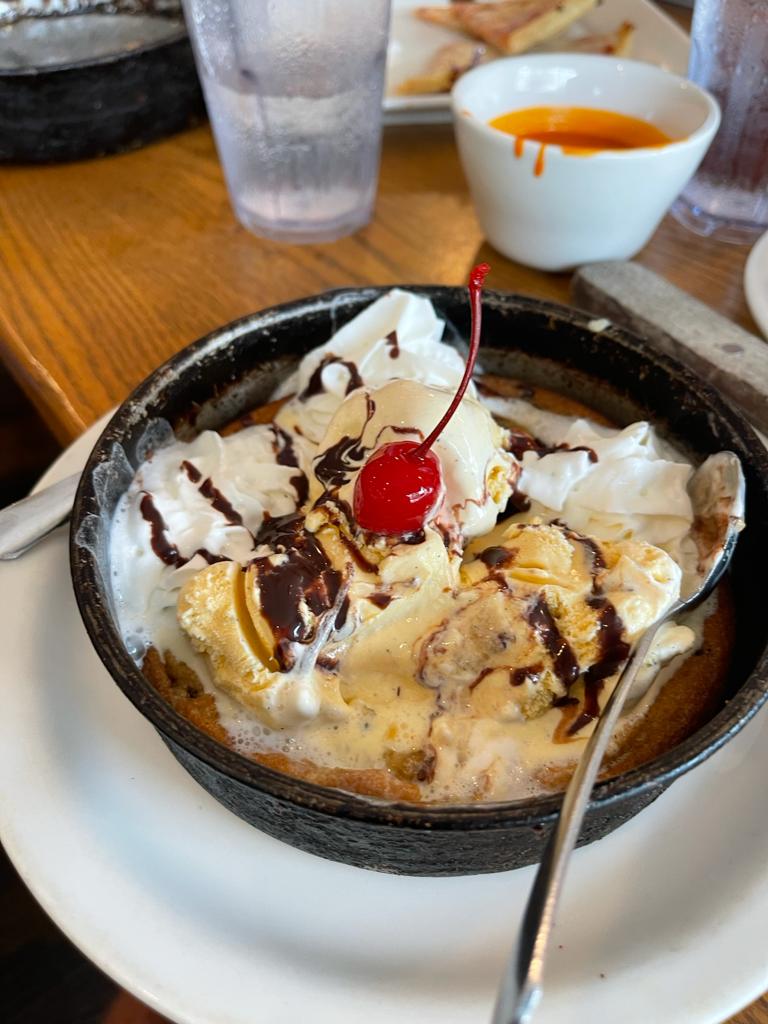 TomorrowsCIO's tweet photo. Had some genuine Chicago pizza! Refueling after a long day of college tours. https://t.co/g21vBbvBJW