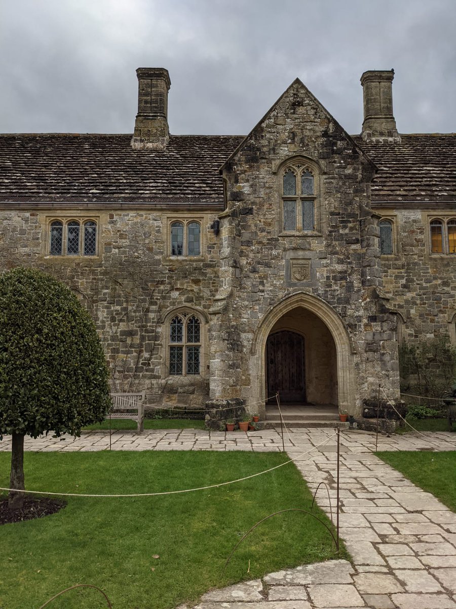 HorshamBlog's tweet image. Can you guess where we are in #Sussex? Let us know if you recognise this lovely outdoor area...