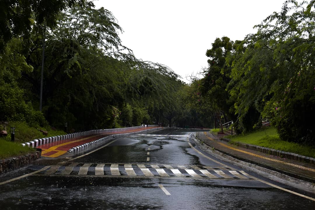 JNU_Photos's tweet photo. JNU और बारिश 😍❤️

#jnu #jnucampus #jnuphotos https://t.co/ogTCJGePQ6