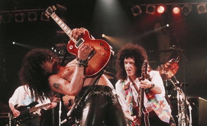 Happy fuckin Birthday to Brian May!     