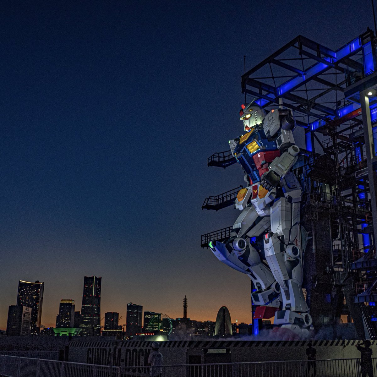 GUNDAM FACTORY YOKOHAMA
The night view of Yokohama complements it.
#GFY #横浜 #ガンダム #実物大ガンダム