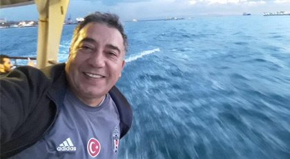 KAHRAMANLAR ÖLMEZ...

Kardak Kahramanları ekibinin şerefli bir üyesi, dönemin Yavuz Fırkateyni komutanı can dostum, büyük Beşiktaşklı, "fişek gibi bahriyeli" E. Dz. Kur. Albay ŞENER KIR'ın sonsuzluğa göç ettiğini kahrolarak öğrendim. 

Vatan ve dostların sana minnetardır.⚓️⚓️⚓️