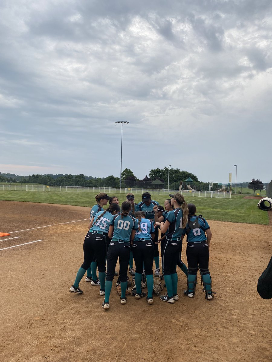 Game time!!! <a href="/USASoftball/">USA Softball</a> Gold Nationals in the beautiful Va! Here we go! #diamonddusters