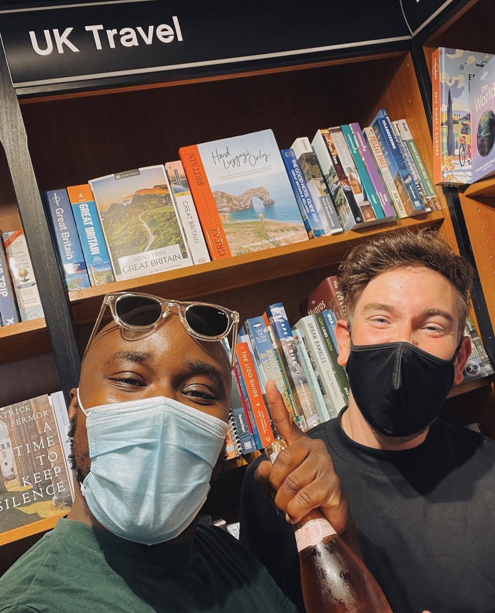 HLOBlog's tweet image. OMG… this is a pinch me moment!!! 

❤️It’s release week for our book and still can’t believe we’re seeing it in bookshops and here: smarturl.it/handluggageonly ❤️❤️❤️❤️