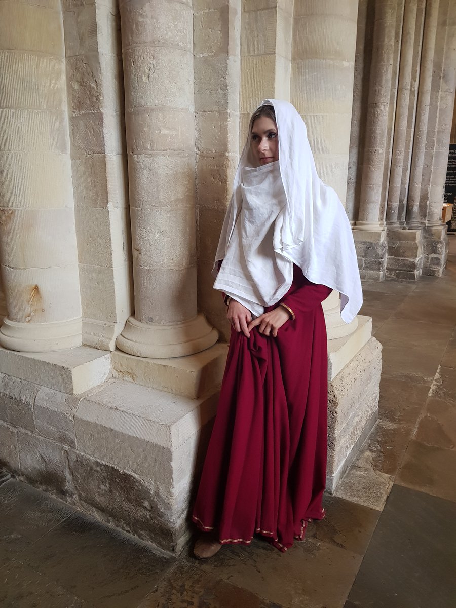 KingJohnsHouse's tweet photo. If you're around our medieval house and garden on Mondays you may encounter some medieval time travelers. Fear not to say "Hail my Lord or Lady" #KJHMedievalMondays #KJHjourneyThroughTime #JoinThe800. @moreTestValley @Visit_Romsey @VisitTestValley https://t.co/Ly6ODHdX4d