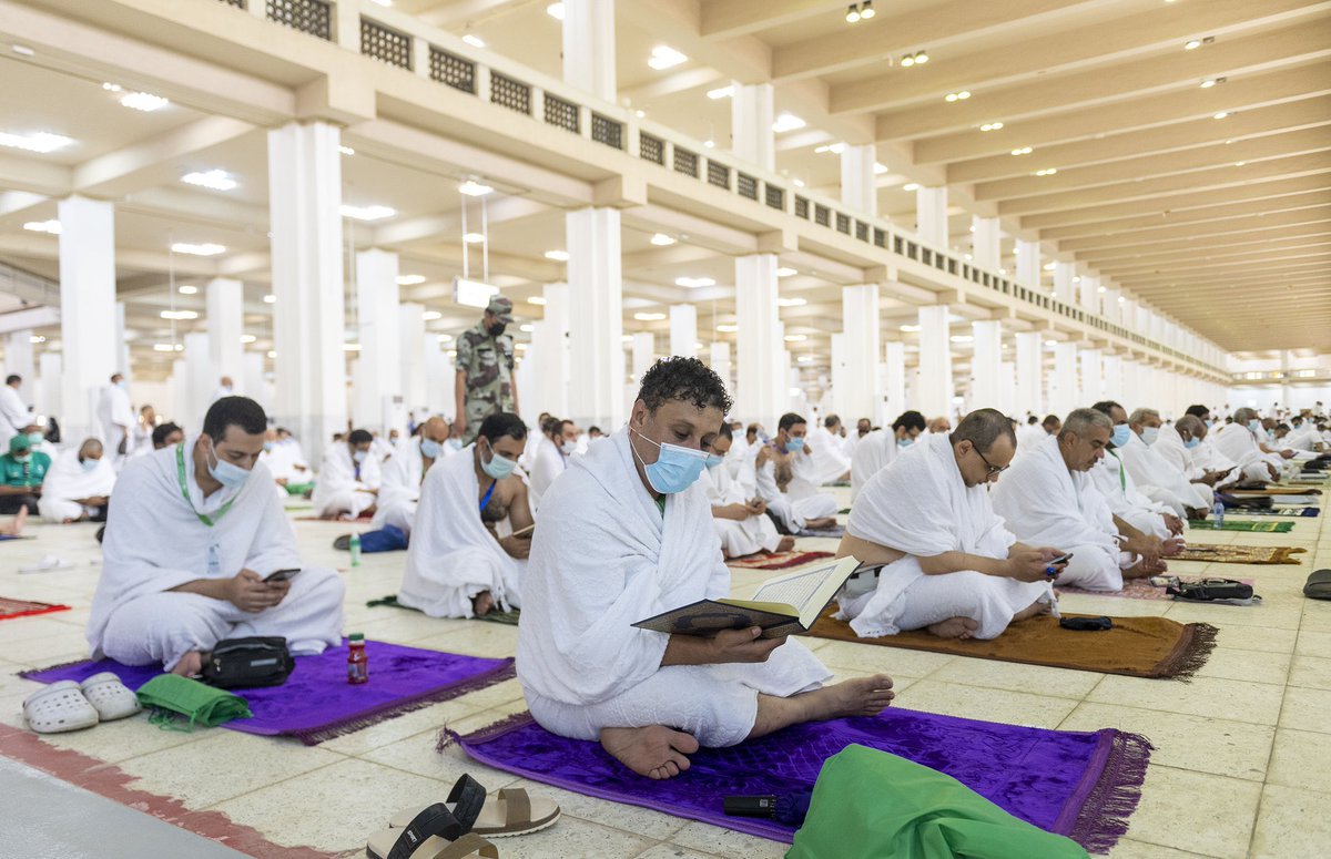 MhmdAlissa's tweet photo. The materialistic differences among people disappear on these immaculate plains. This is where the faithful come together to reap benefits for this life and the afterlife. Hajj teaches us life lessons and makes us seek rewards for the afterlife. https://t.co/NGMEyl9HxU