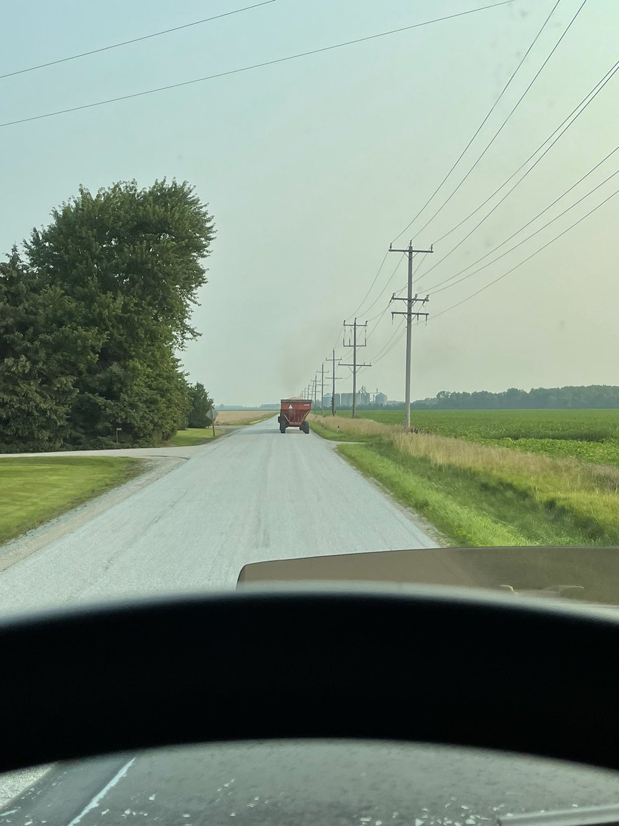 BradPodolinsky's tweet photo. Is it wrong to pass the wagons when your a mile or two out from the elevator? Asking for …. Well myself. #harvest21 #teamsprouts #lambton https://t.co/M1NldziHZq