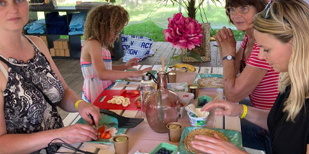 De zomervakantie is in volle gang en dat is te merken bij de #Droomzomer 🧡 Het afgelopen weekend was het weer ouderwets druk én gezellig. Van fietsclinics met <a href="/LeontienNL/">Leontien van Moorsel</a>  &amp; <a href="/RobHarmeling/">Rob Harmeling</a> en gezonde taarten maken met Lili Genee tot fanatieke bokslessen 🤩 Zien we jou binnenkort?