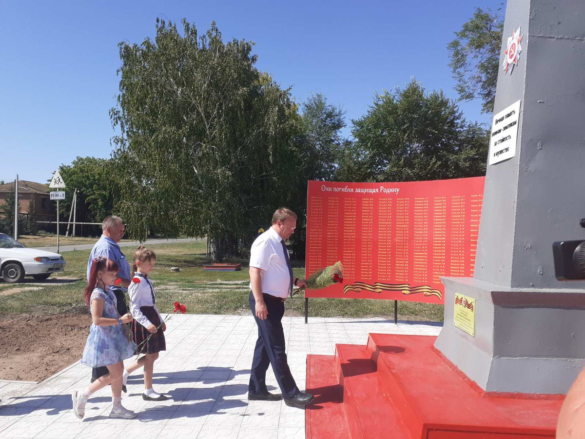 15 июля, после реконструкции, в рамках государственной программы Самарской области "Поддержка инициатив населения муниципальных образований Самарской области на 2017-2025 годы", глава Богатовского района В.А. Киреев, совместно с главой сельского поселения Виловатое А.В.