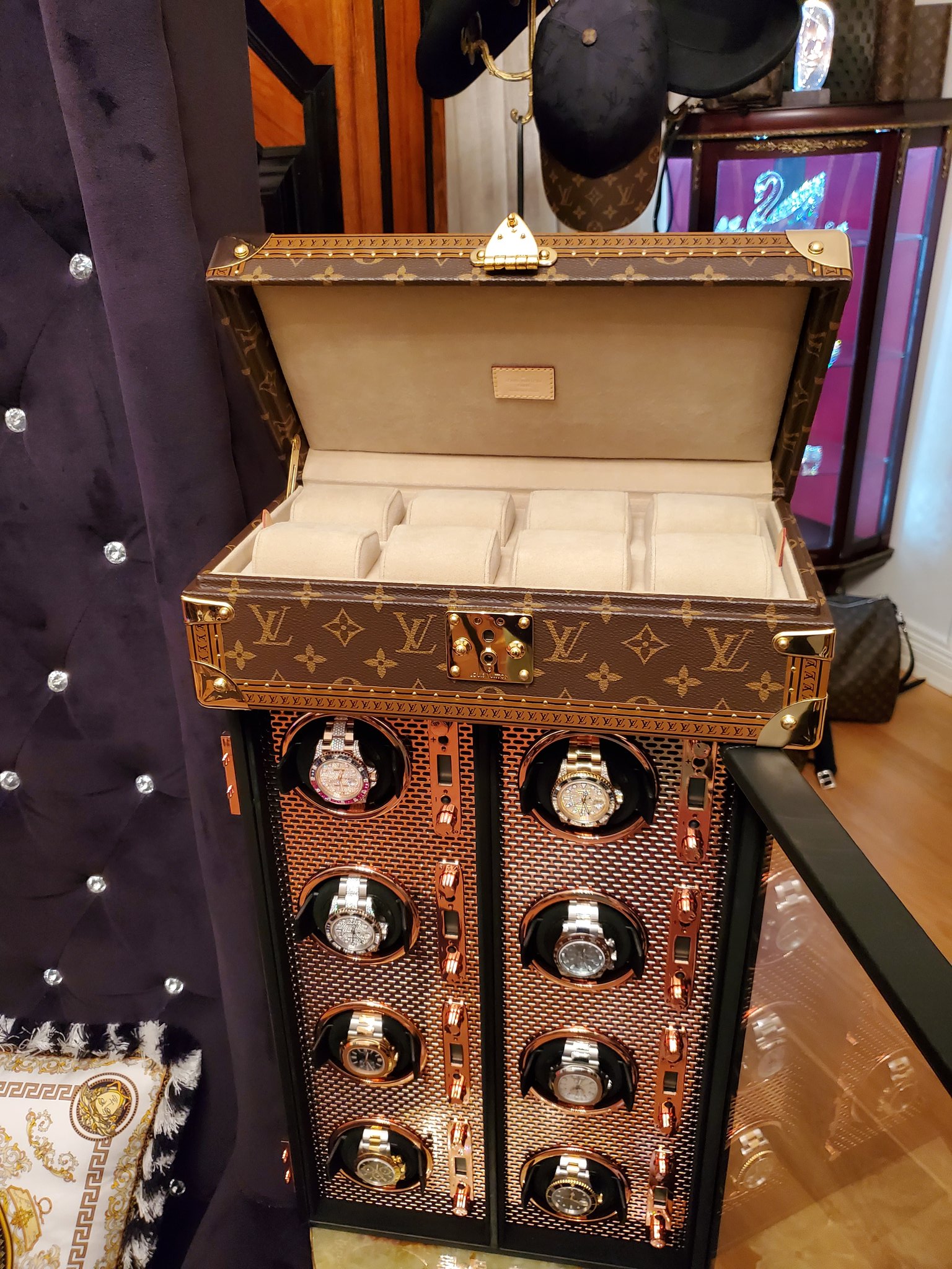 Louis vuitton shop watch box price