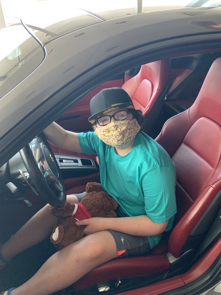 steeleauto's tweet image. Last week we spent some time with our good friend and LLSC Honored Hero, Jeric.

We were finally able to safely surprise him with a drive in one of his favourite cars: a Porsche 911 Carrera GTS for completing his last treatment.

@LLSCanada @PorscheHalifax 

#whysteeleauto