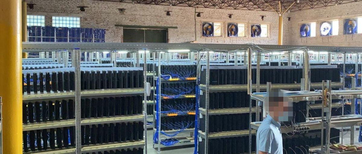 Las 3.800 PS4 confiscadas en Ucrania no minaban criptomonedas, eran bots de #FUT elotrolado.net/noticias/conso…