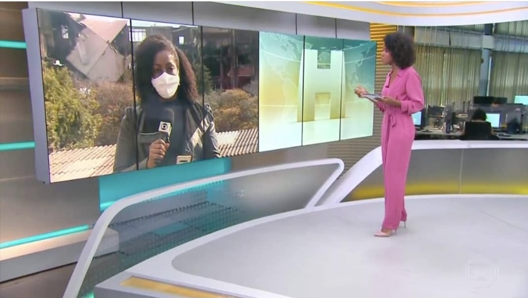 QuebrandoOTabu's tweet photo. ""Oi, Maju!"
Quem disse isso hoje não foi só a repórter trazendo informação, mas a menina negra que nem quando sonhava estar nessa tela, imaginou uma cena assim...
Representatividade importa! ❤
#VidaDeReporter"
Via Fernanda Carvalho https://t.co/h1STceXeMN