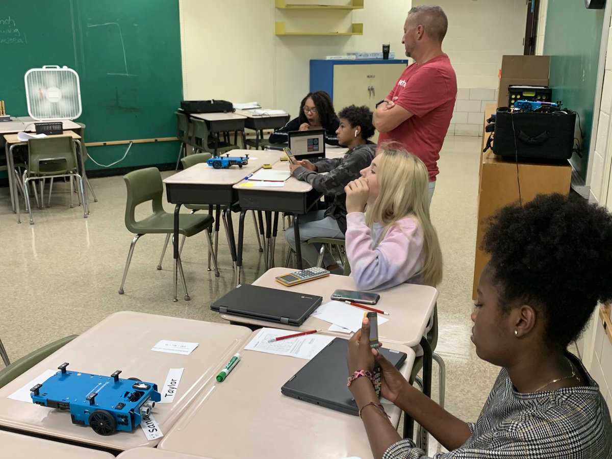 winterblessing's tweet photo. #spreadmathlove.  Coding our TI to move a River @BCPSMATH @PGMSinBCPS @MagnessDeb https://t.co/tdWO8WeyIe