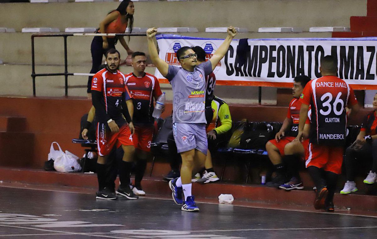 ithal0's tweet photo. O handebol me torna jovem, é uma sensação indescritível, o esporte rejuvenesce.
#teamhcm #handebol #handball
@DiogoHubner @menin_isaura https://t.co/2GKsqp3PLw