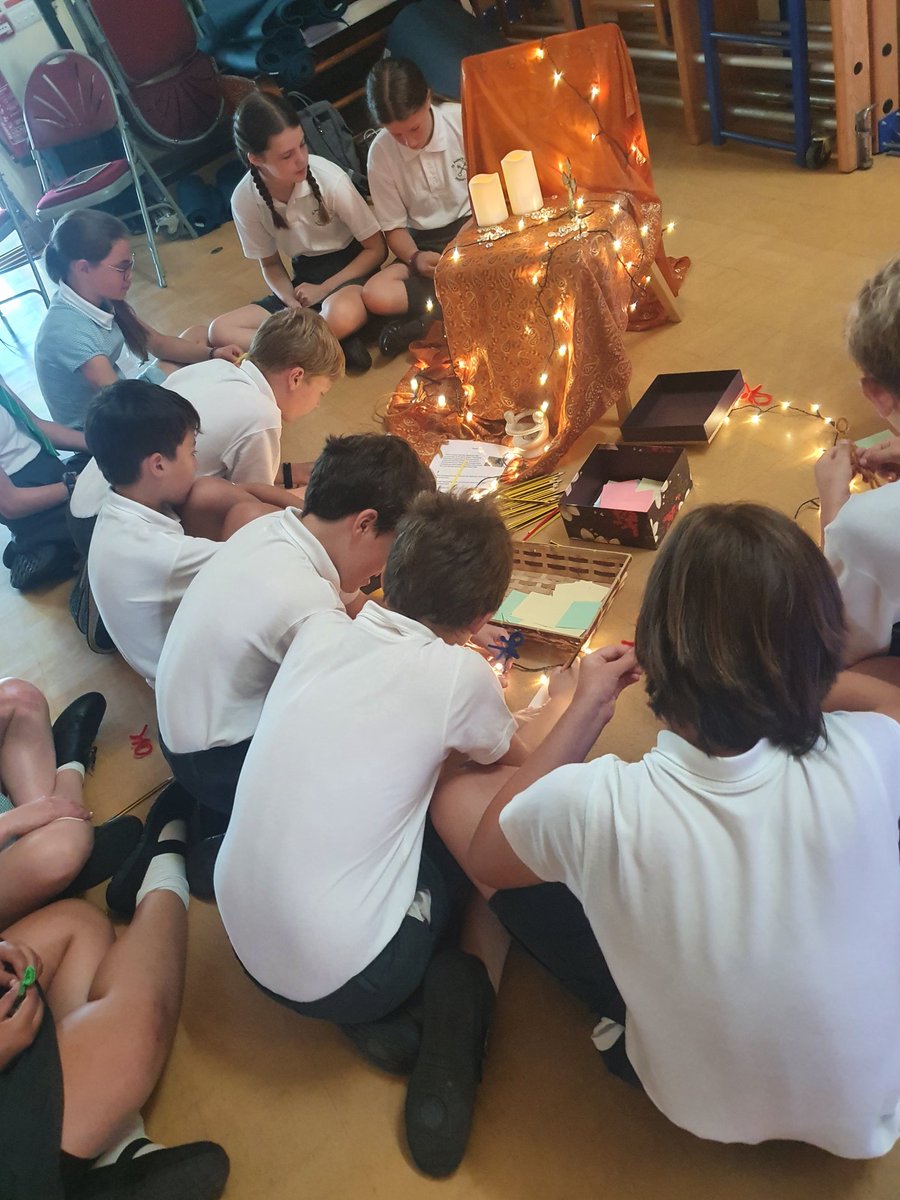 StPetersFarnham's tweet photo. Y6 Leavers' Assembly wonderful opportunity for reflection & thanks @CofEGuildford. Thanks to RevJDS #stpeterschurchfarnham #Y6 #Weydonschool #SMSC #reflection #transition #community #bestyearsofyourlife https://t.co/MaYjHgz67n