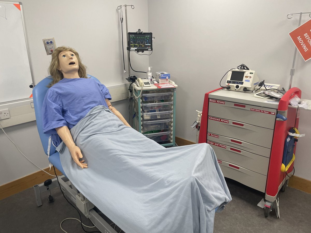 Up at the PRH today with the awesome @BSUHccot  team delivering deteriorating patient sim. A blended learning programme designed to revisit and develop skills in our teams in recognition and escalation. @CMUHSussex @UHSussex_CEO