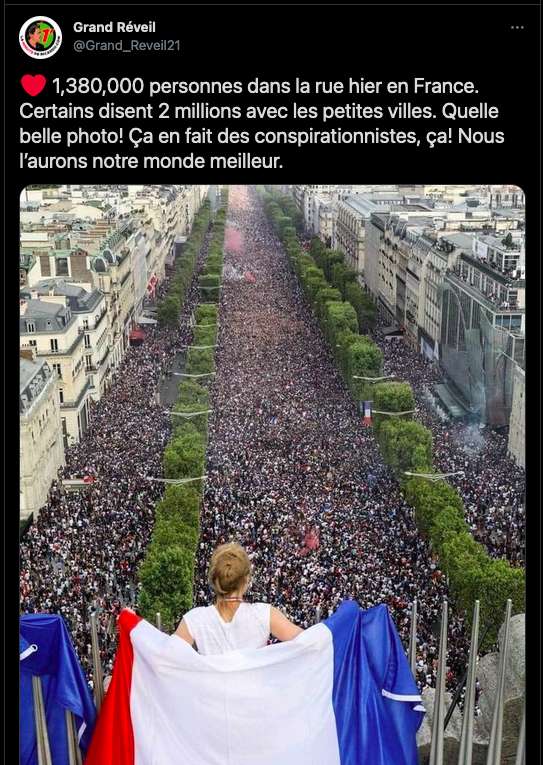 Nain_Portekoi's tweet photo. Et hop ! Une tentative de manipulation de plus. Cette photo censée illustrer le défilé contre le #PassSanitaire a été prise en juillet 2018.
Une belle preuve de plus que #LesAntiVaxxMentent.
Tout le temps. https://t.co/tI2IrGpVmv
