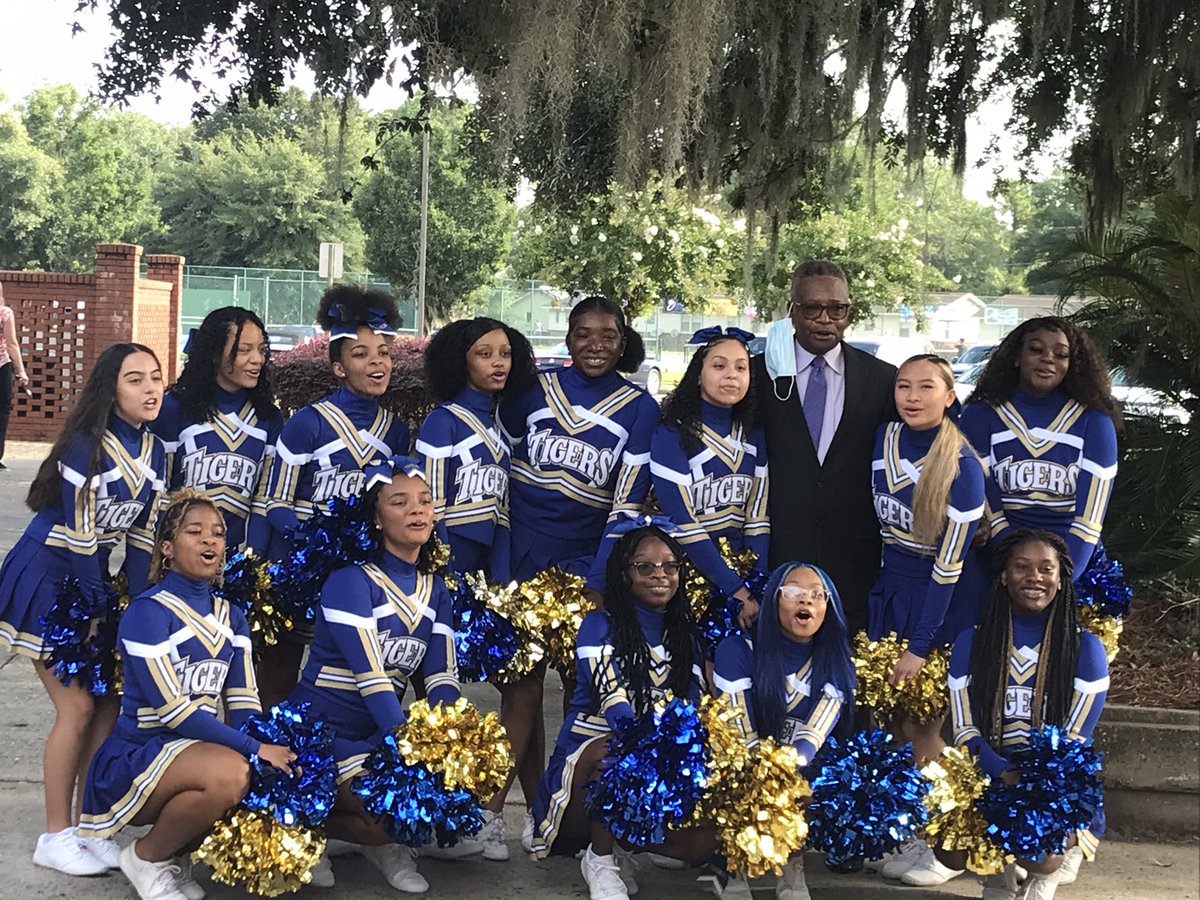 myanzetich's tweet image. Calling all 9th graders! Come to Freshman Focus at BI gym (for both BI and LCHS)